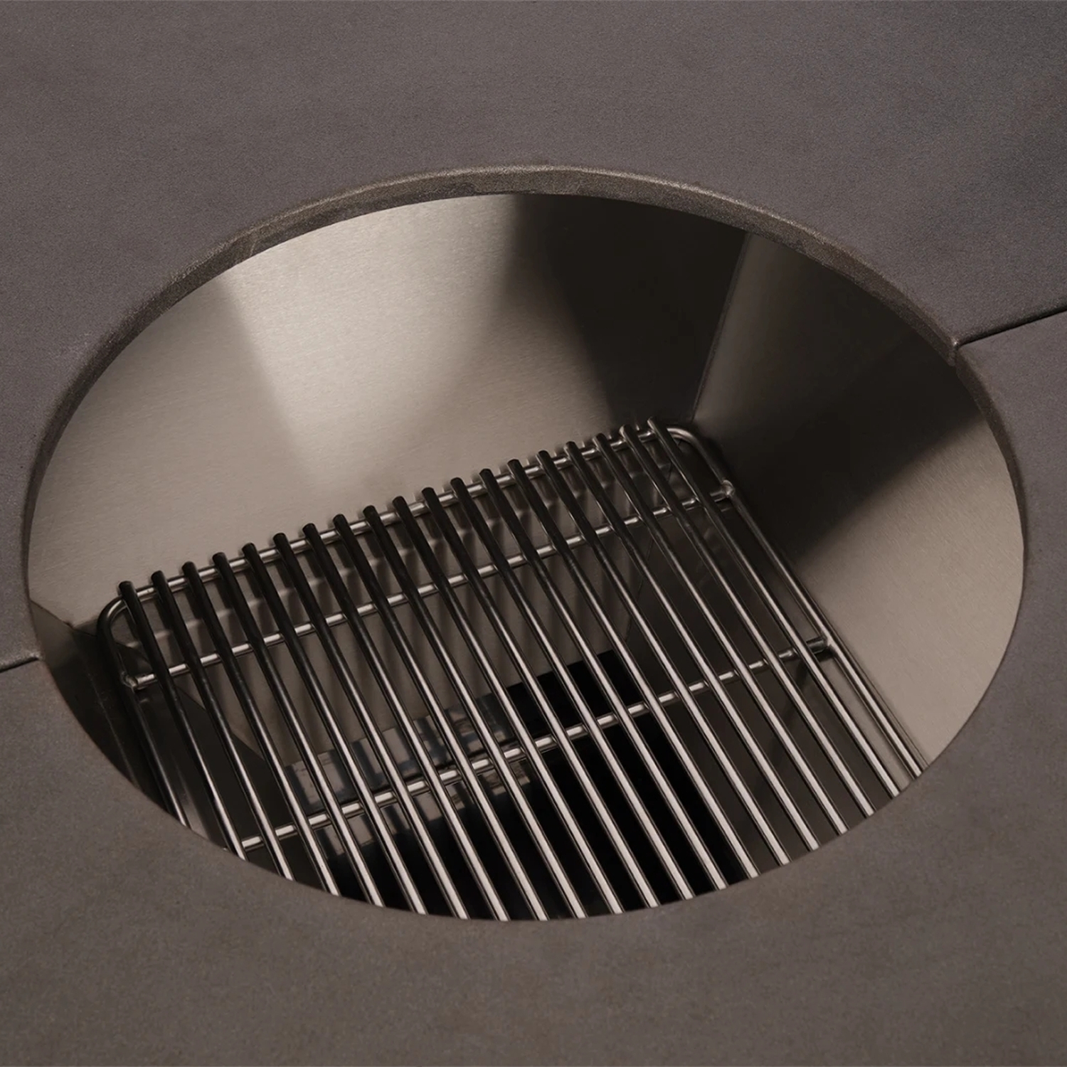 Moesta One Fireplace Corten mit Guss Grillplatte