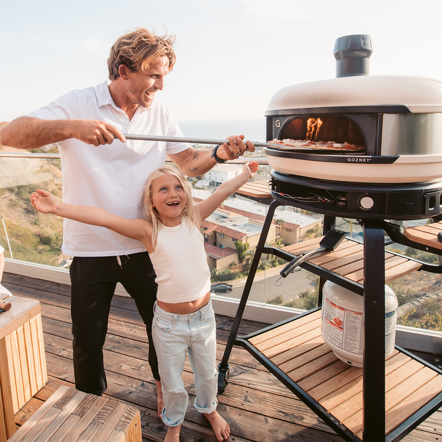 Gozney Dome Dual-Fuel Pizzaofen Creme + Ventura Pizza-Set (4-tlg.) gratis