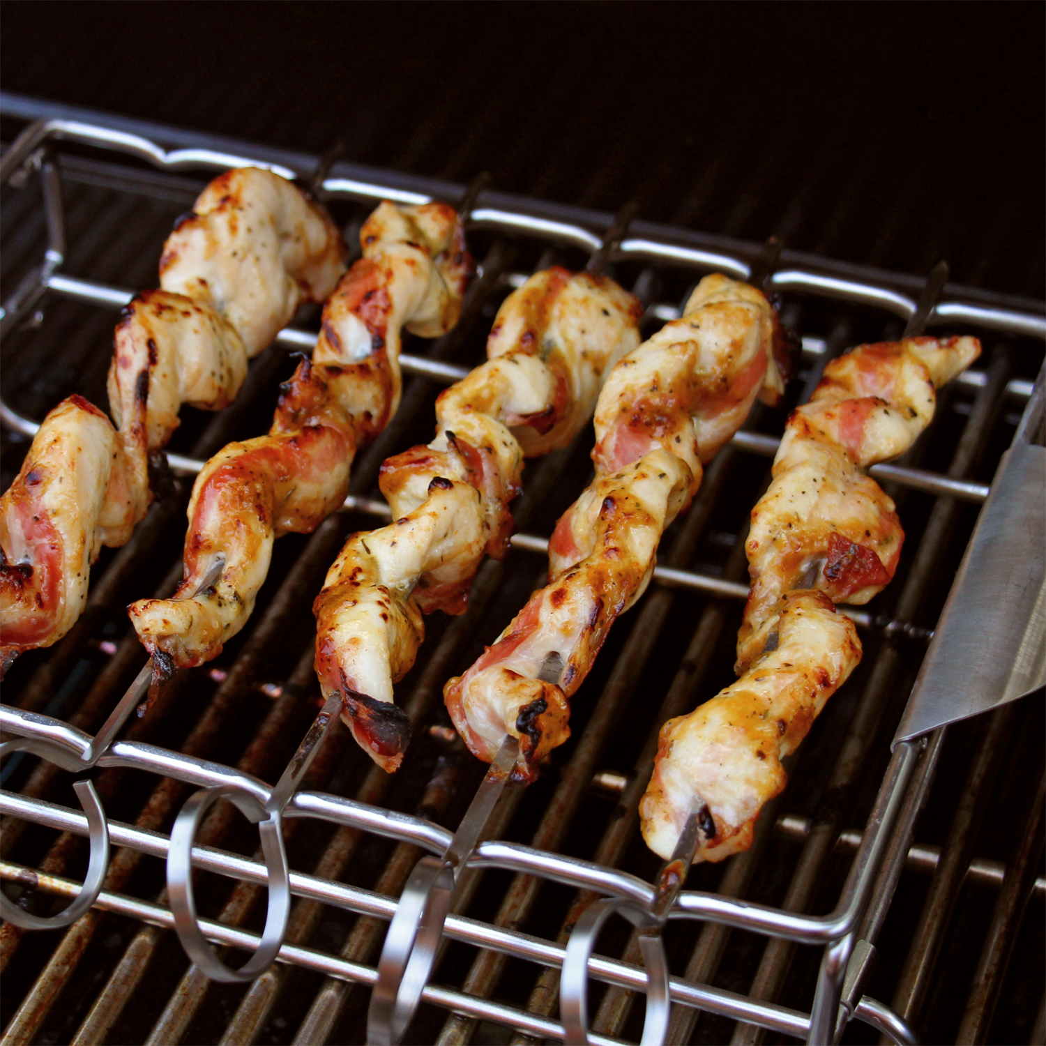 Grandhall Kebab-/Rippchenhalter mit 6 Grillspießen Grandhall Kebab-/Rippchenhalter mit 6 Grillspießen