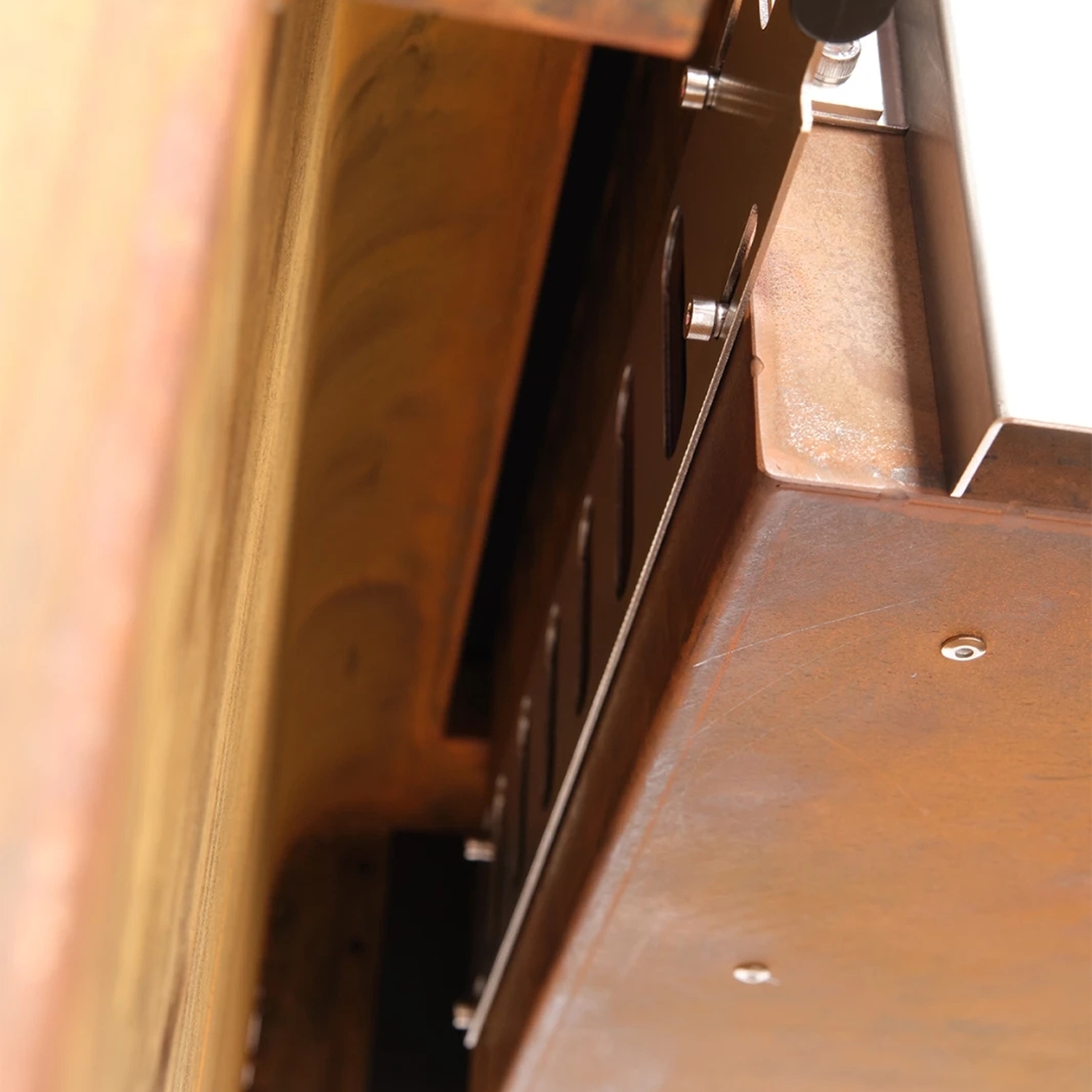 Moesta One Table Corten mit Paperplank Tischplatte