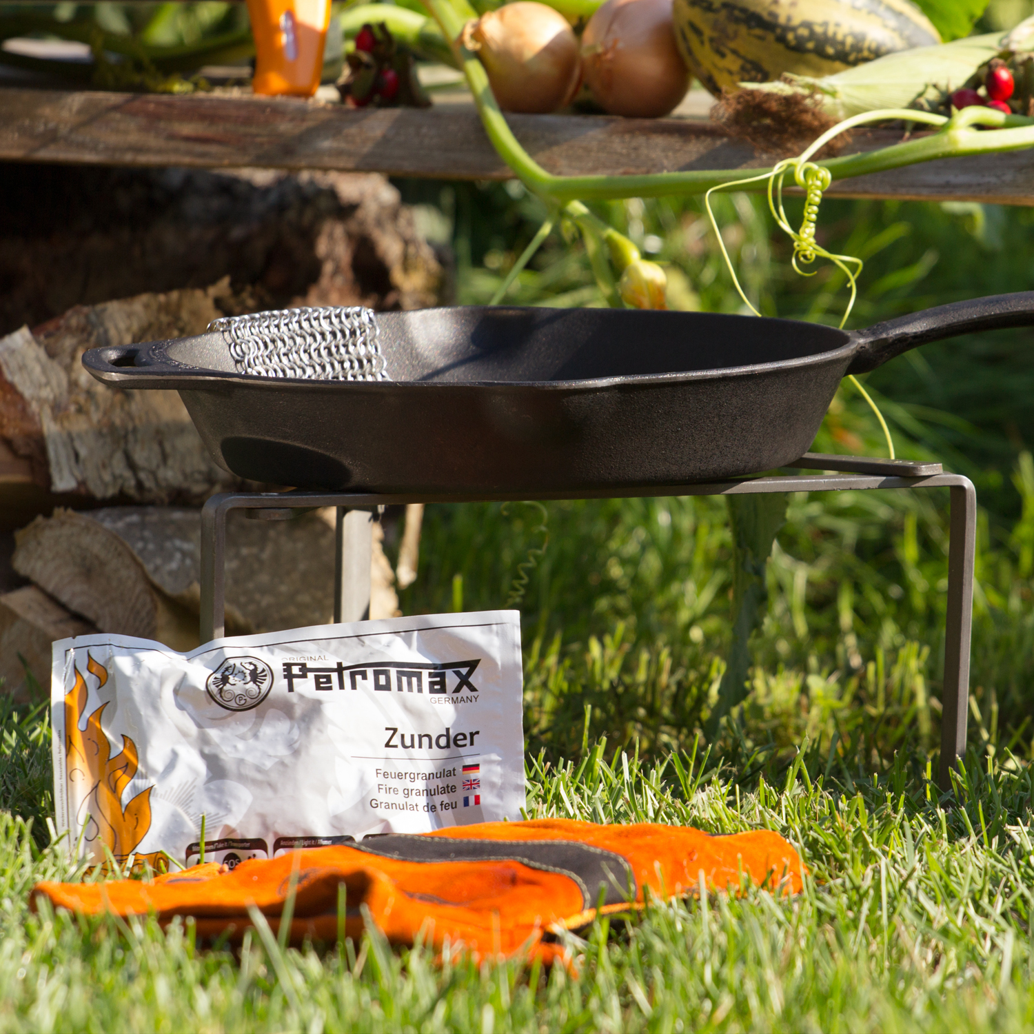 Petromax Feuerpfanne fp30 mit Stiel Petromax Feuerpfanne fp30 mit Stiel