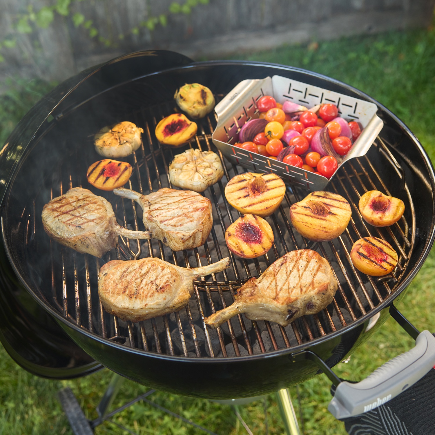 Weber Original Kettle Premium Holzkohlegrill 57 cm