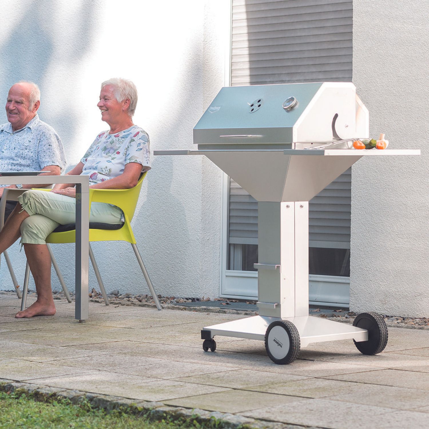 Thüros T4 Holzkohle-Grillstation Grillfläche 40 x 60 cm mit 4 Rollen Thüros T4 Holzkohle-Grillstation Grillfläche 40 x 60 cm mit 4 Rollen