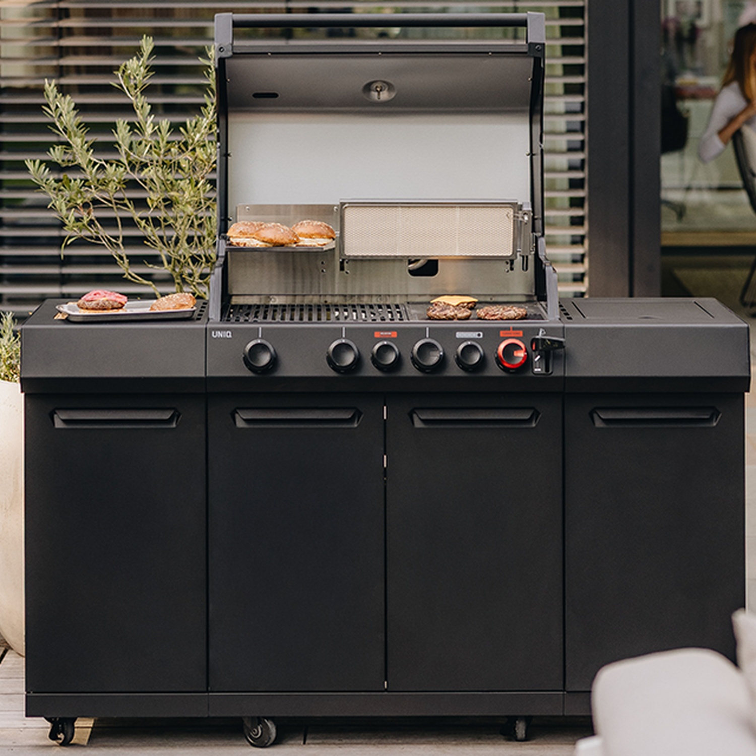 Enders Uniq 4 IK Kitchen Cruster Shadow Gasgrillstation