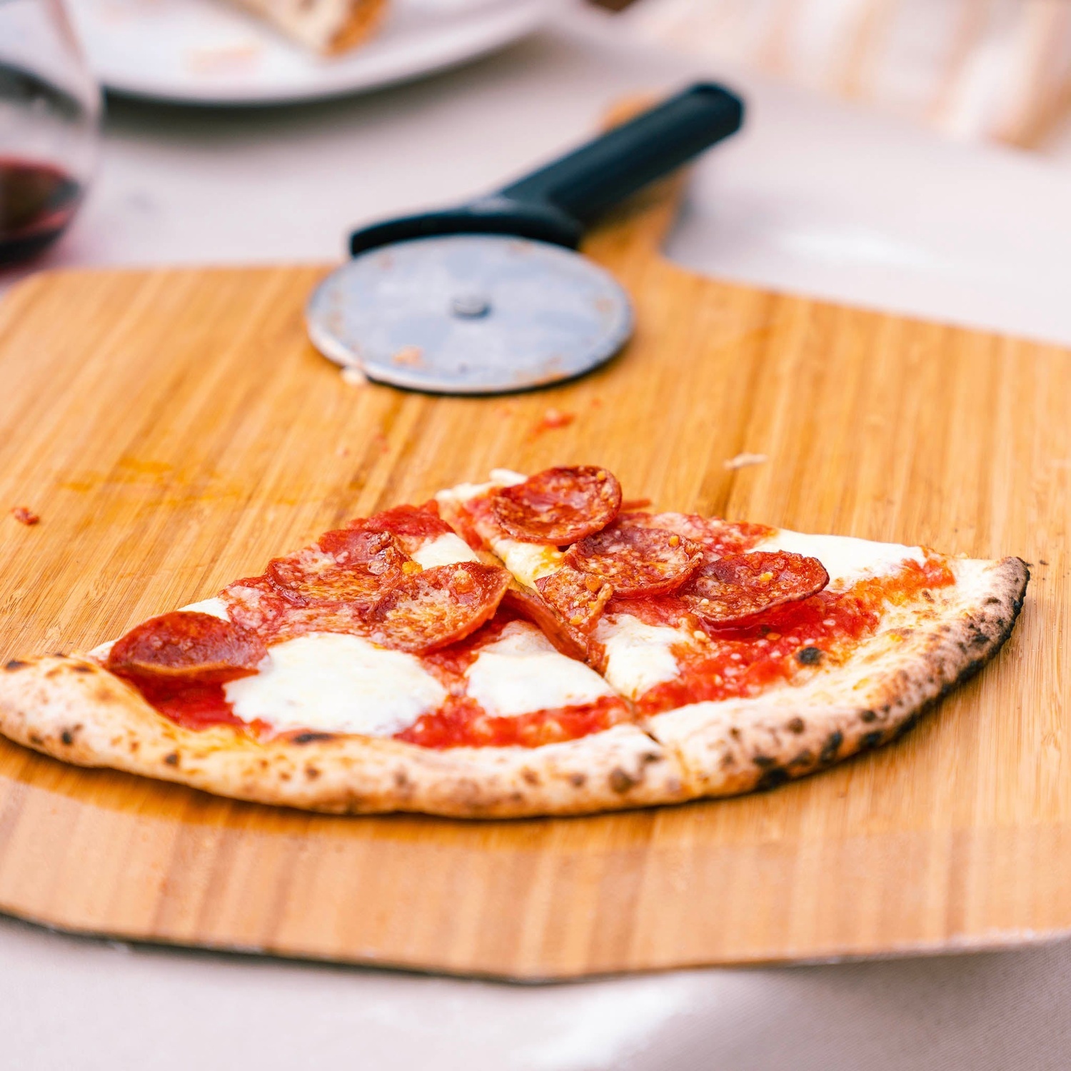 Ooni 16” Pizzaschieber und Serviebrett aus Bambus