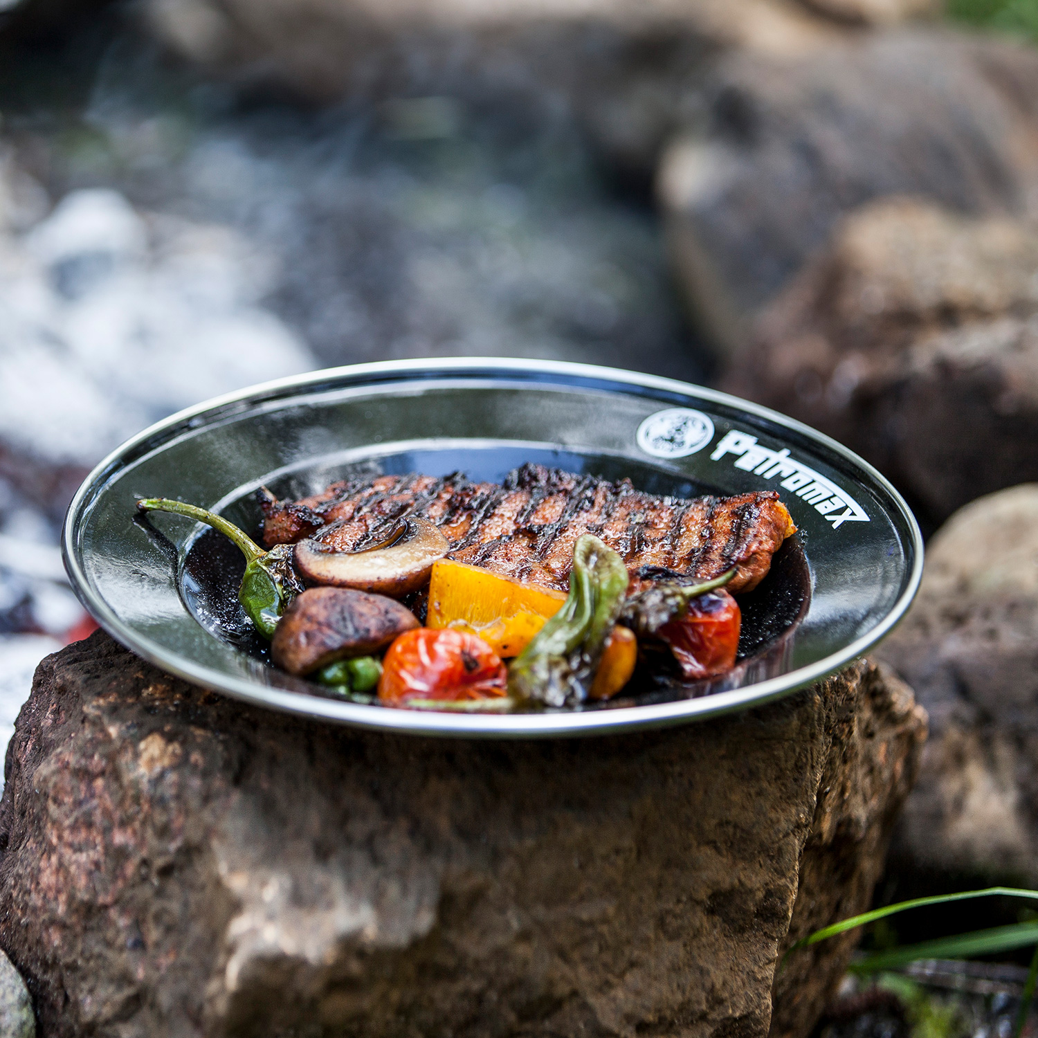 Petromax Emaille-Teller Schwarz 2er-Set Ø 22 cm Petromax Emaille-Teller Schwarz 2er-Set Ø 22 cm