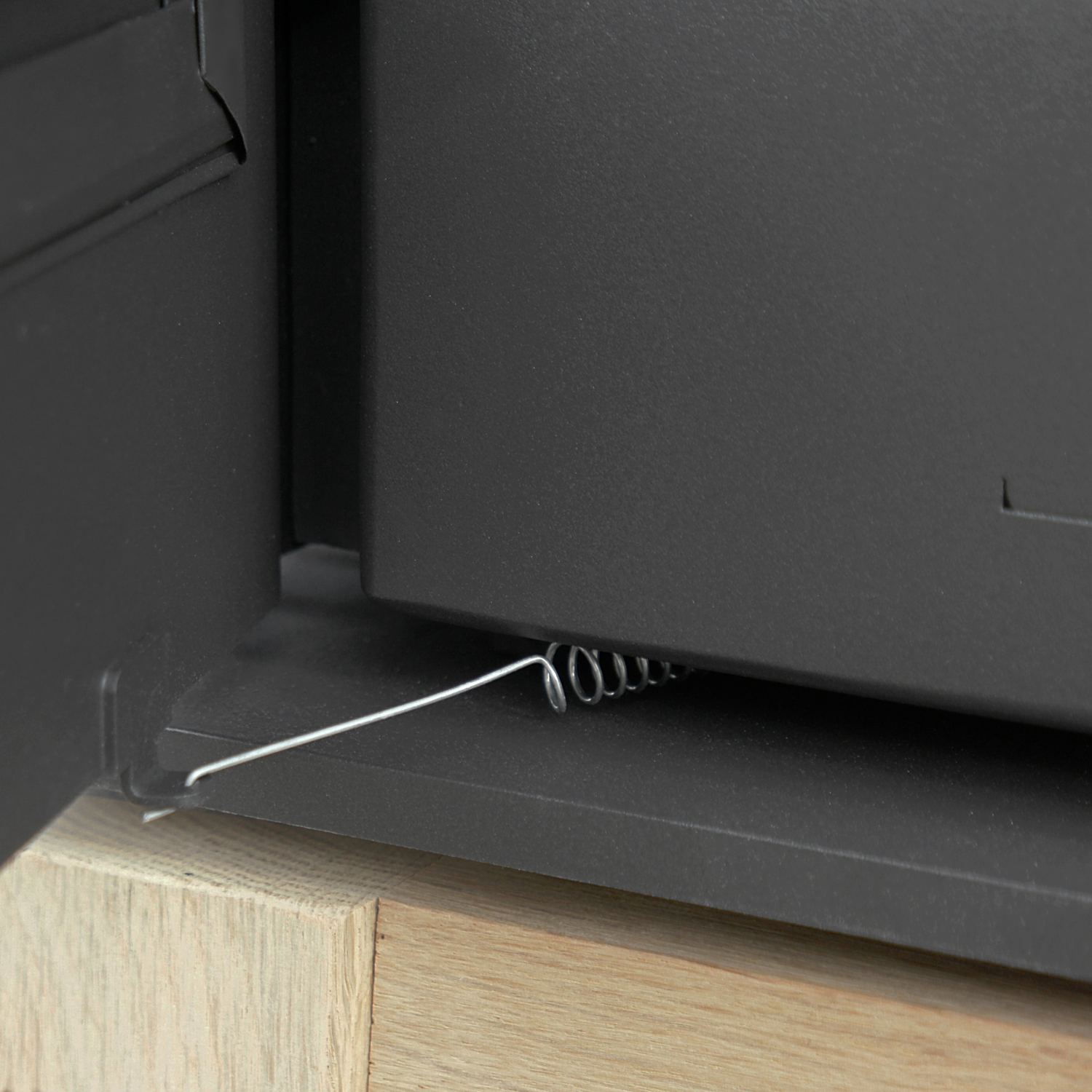 Schmitzker Cuby Kaminofen mit Holzsockel Schmitzker Cuby Kaminofen mit Holzsockel