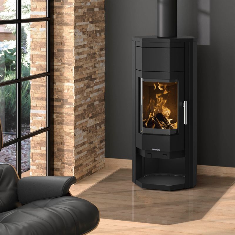 Kaminofen Justus Usedom 5 WärmePlus in schwarzem Stahl